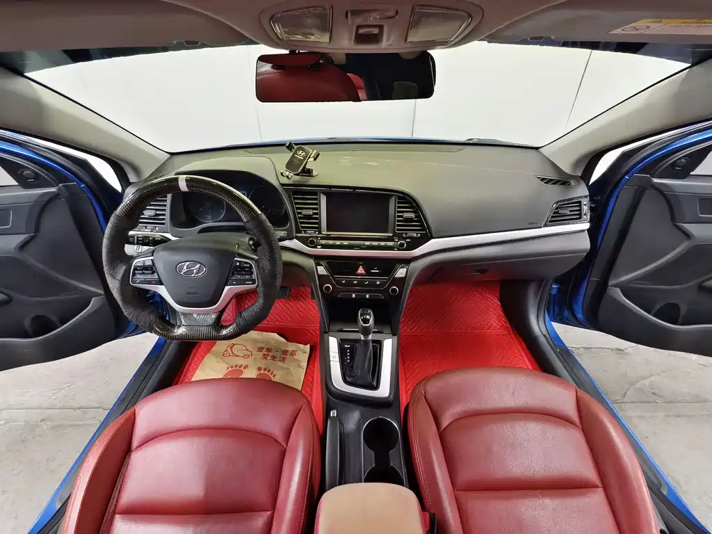 Hyundai Elantra 2016 — фото 9