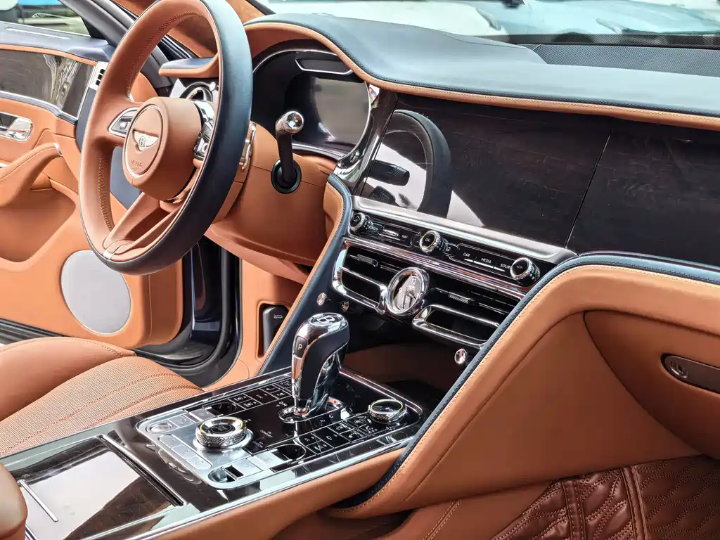 Bentley Flying Spur PHEV 2022 — фото 15