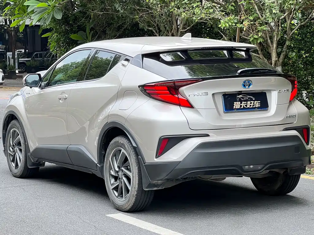 Toyota C-HR 2022 — фото 22