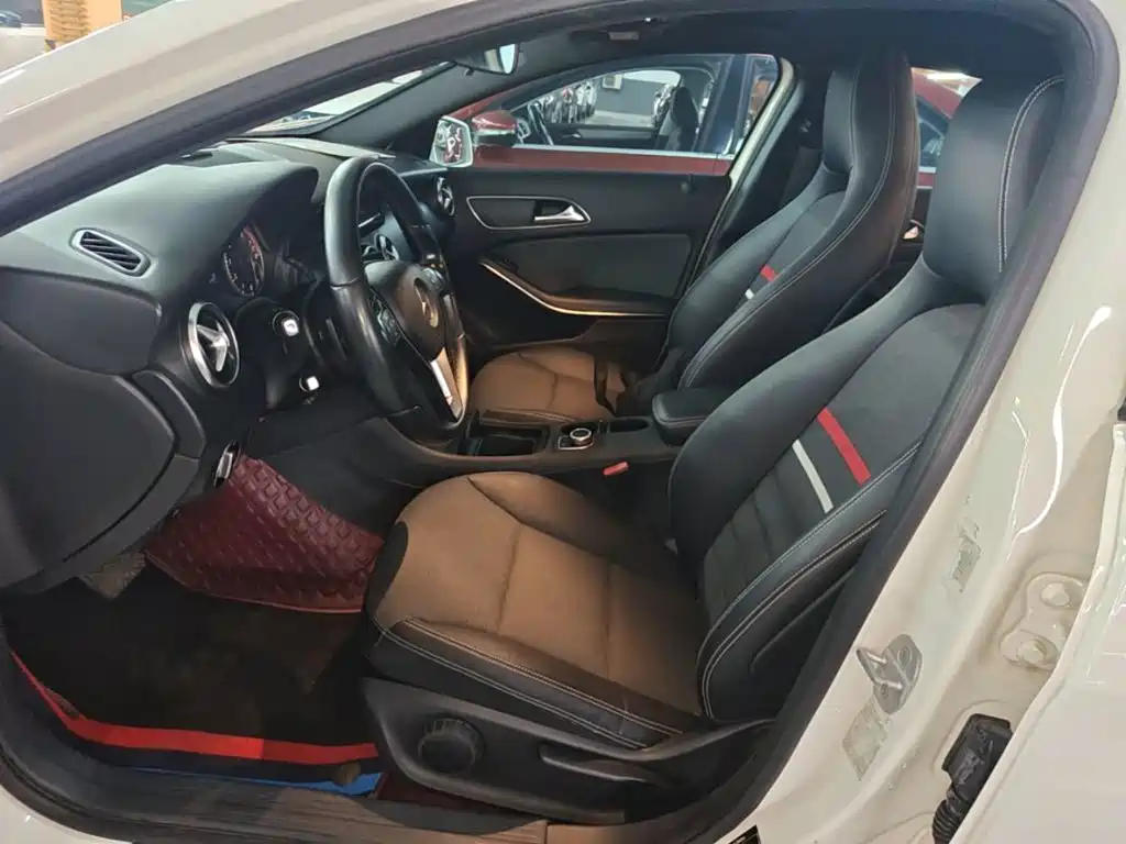 Mercedes-Benz A-Class 2015 — фото 15