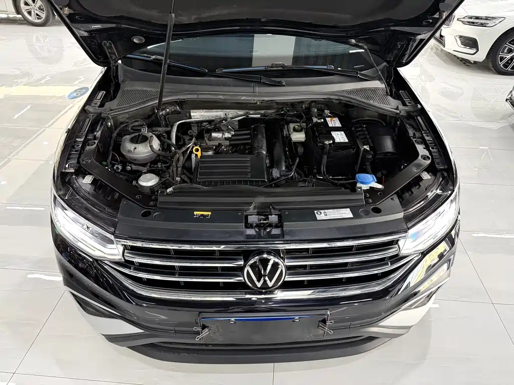 Volkswagen Tiguan L 2023 — фото 15