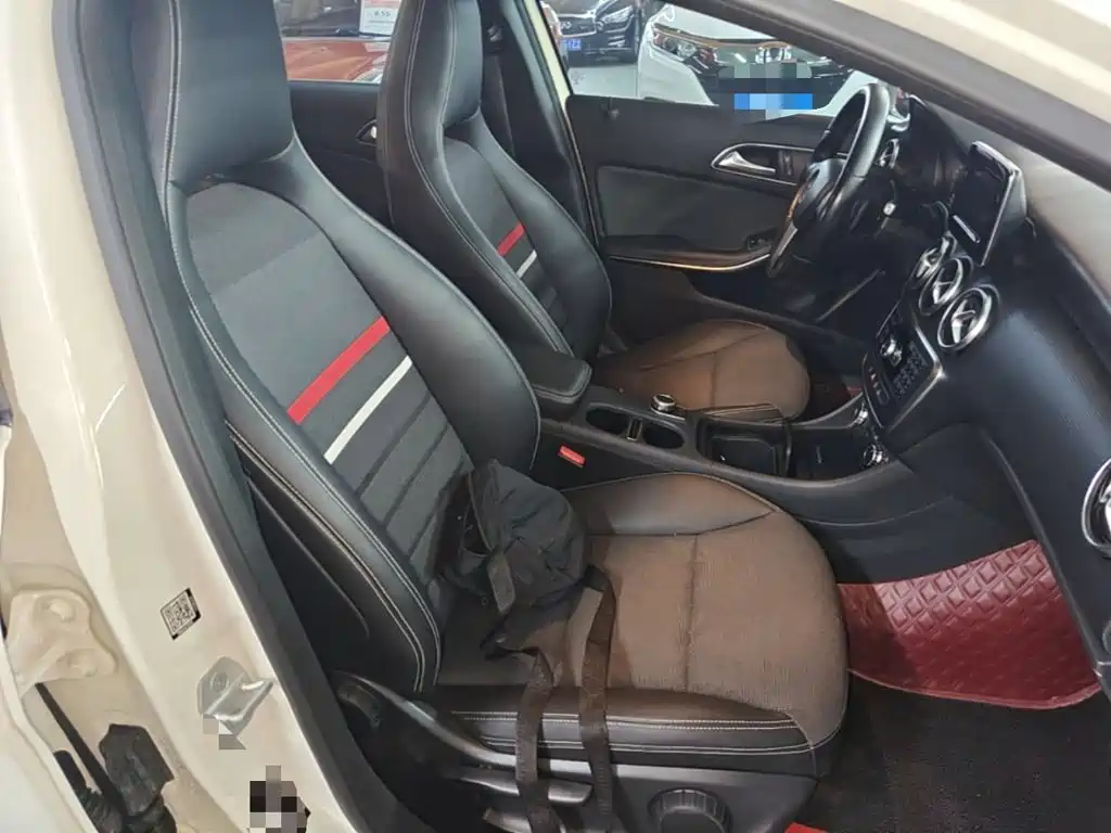 Mercedes-Benz A-Class 2015 — фото 25