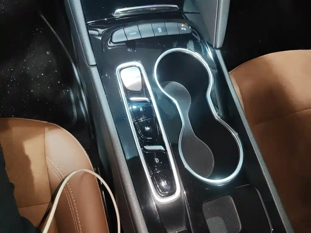 Buick Regal 2025 — фото 10