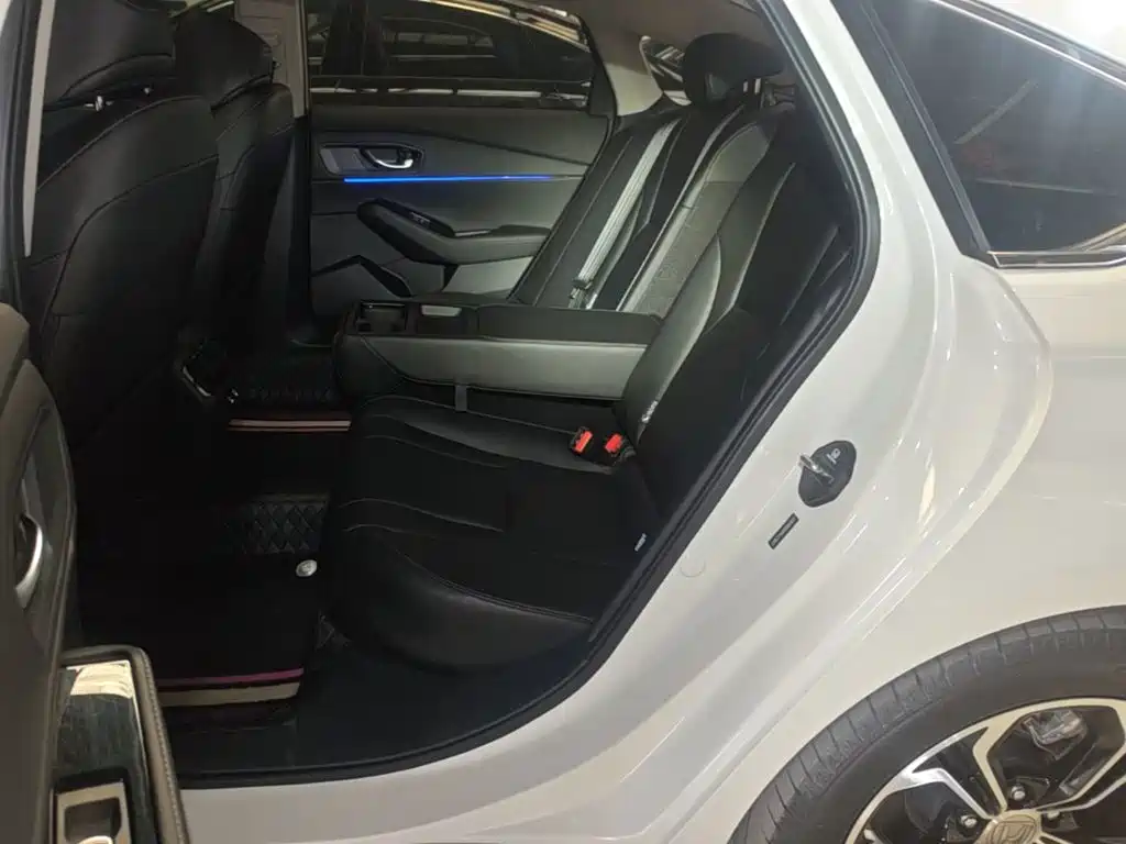 Honda Accord 2023 — фото 17