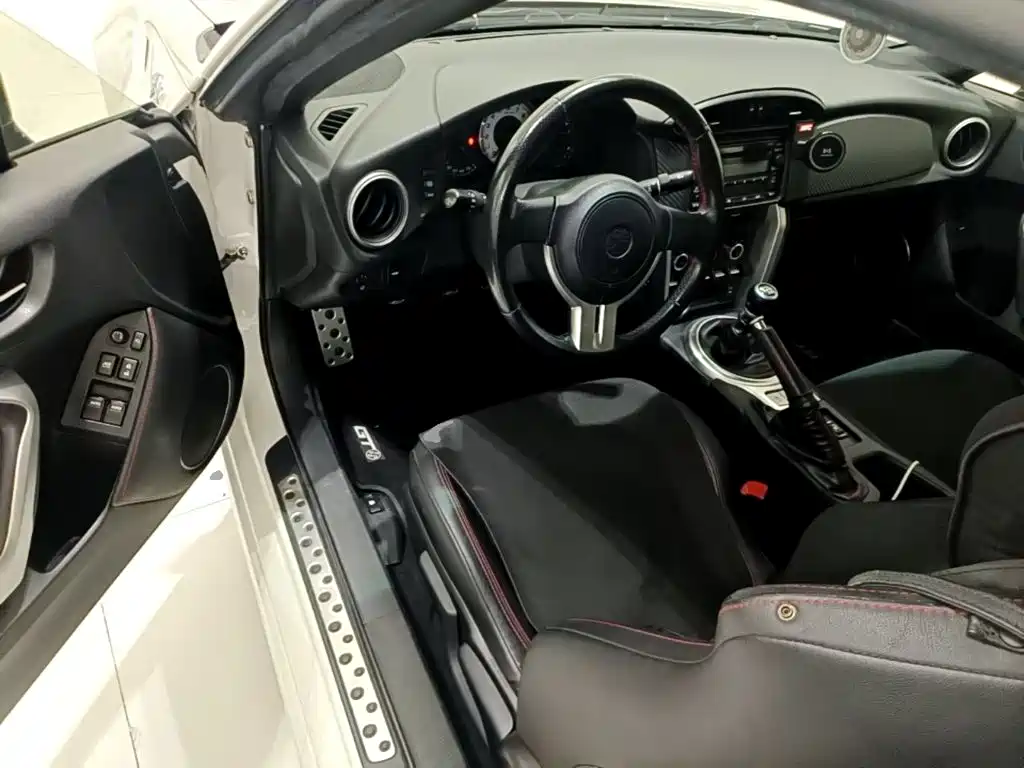 Toyota 86 2016 — фото 16