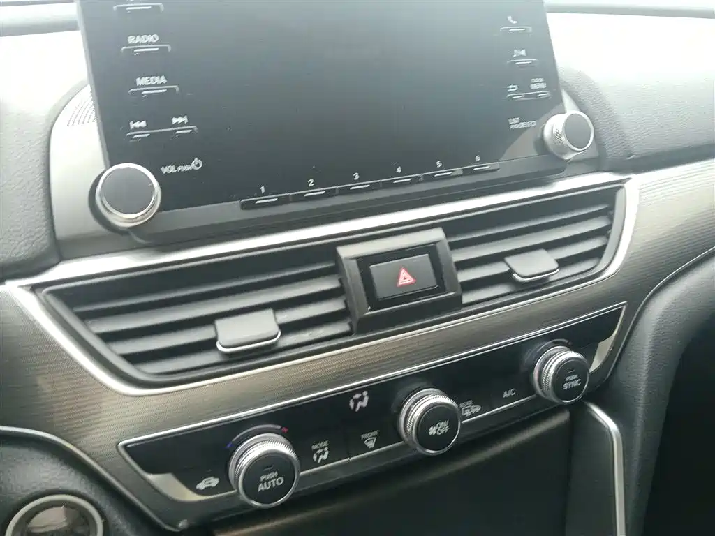 Honda Accord 2021 — фото 13