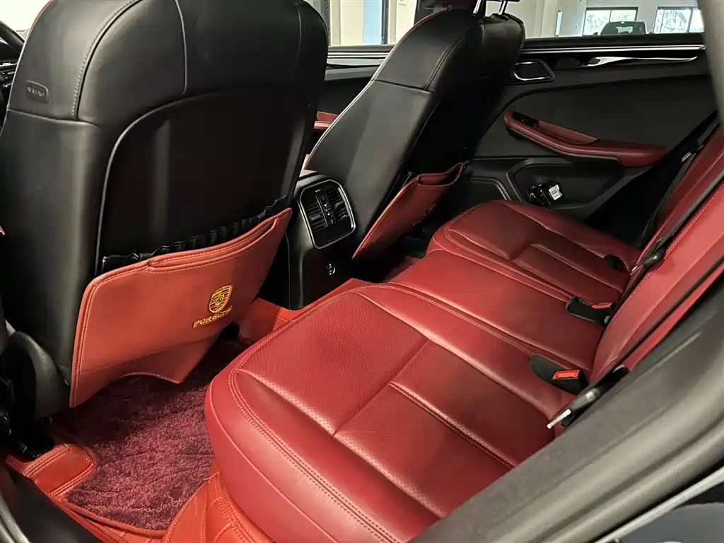 Porsche Macan 2023 — фото 19