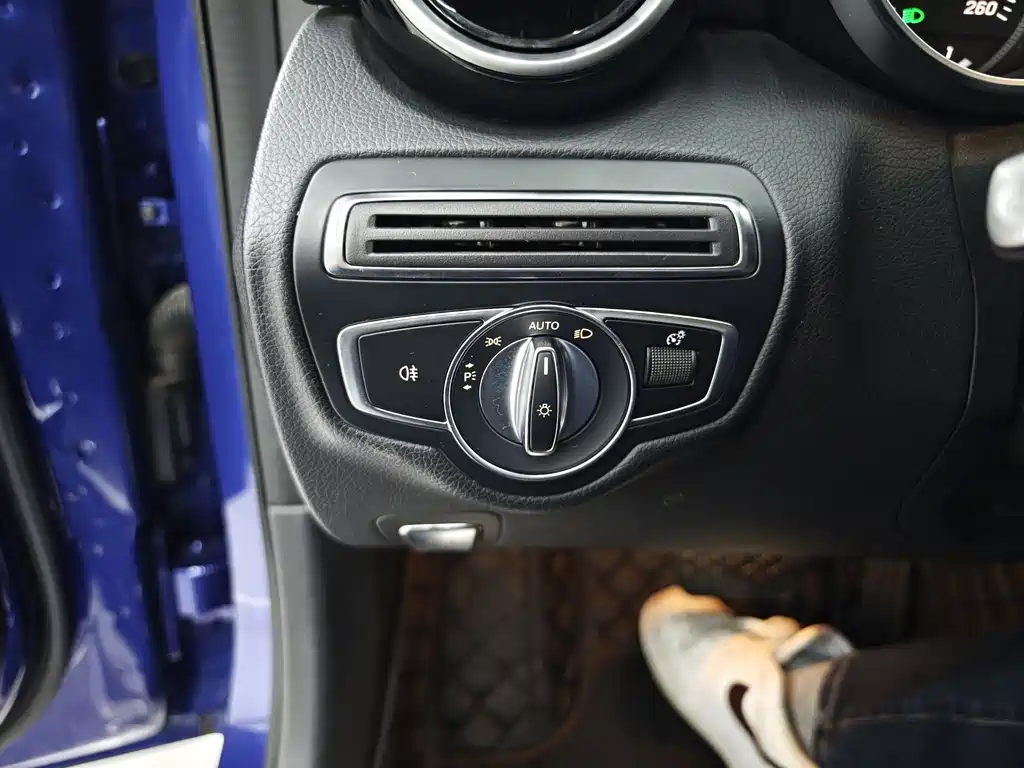 Mercedes-Benz C-Class 2018 — фото 12