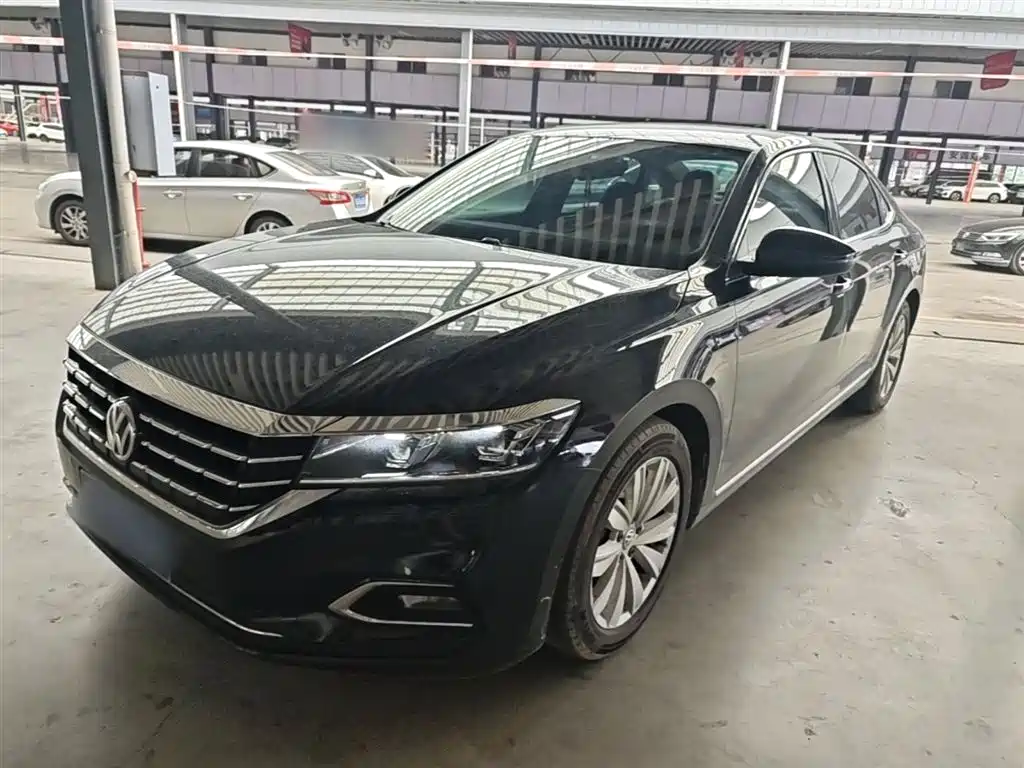 Volkswagen Passat 2019 — фото 1