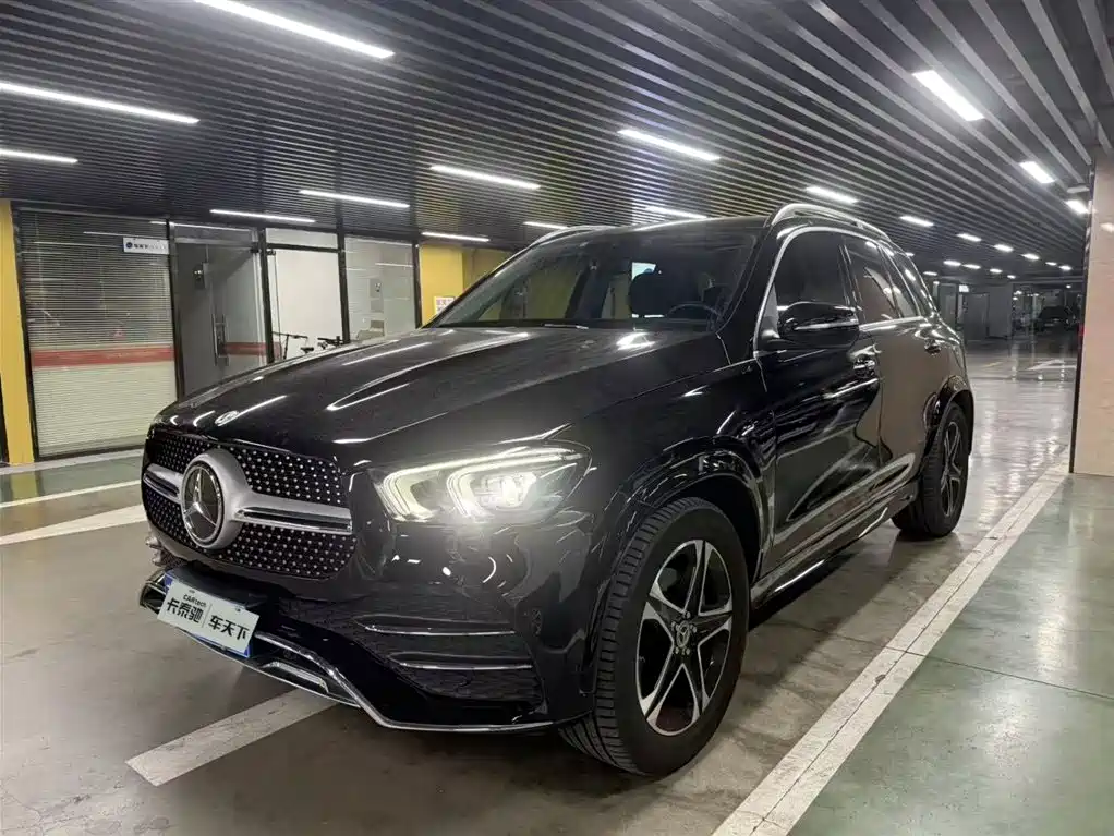 Mercedes-Benz GLE 2023 — фото 1