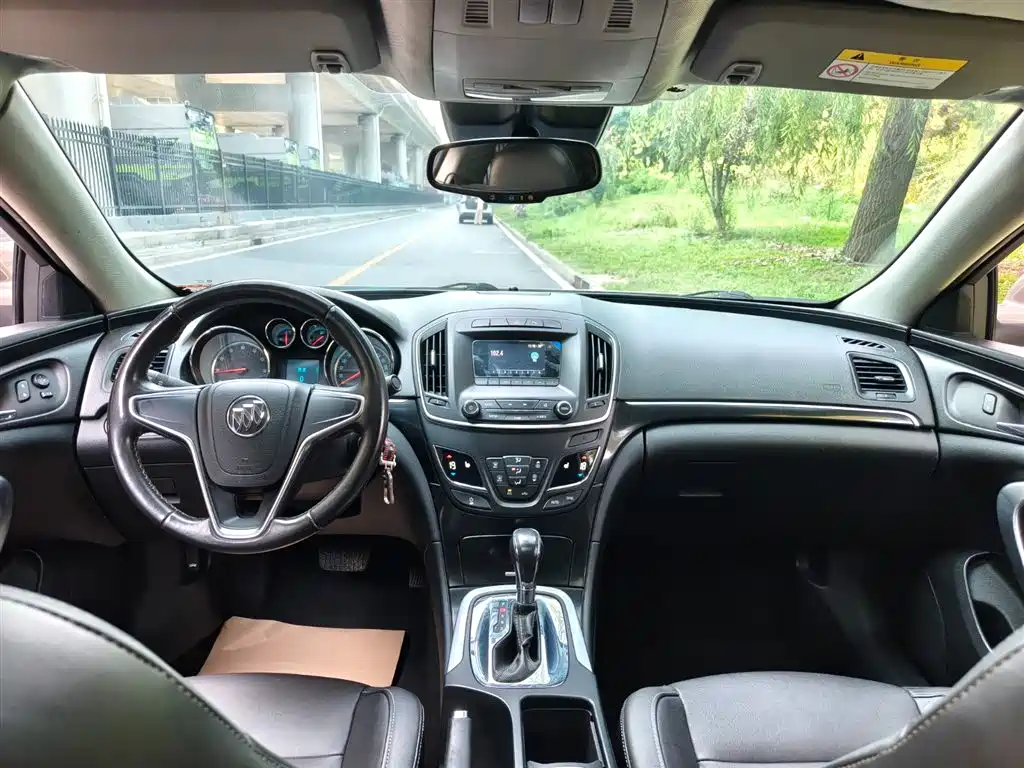Buick Regal 2015 — фото 11