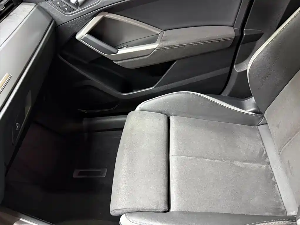 Audi Q3 2023 — фото 13