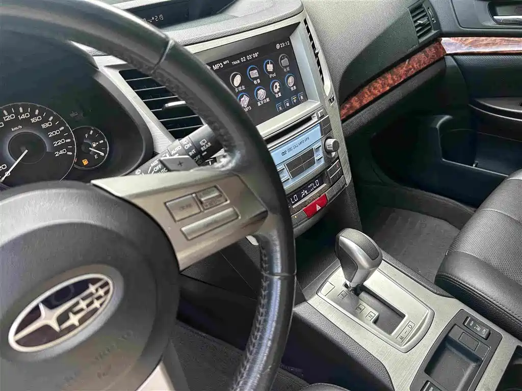 Subaru Outback 2010 — фото 13