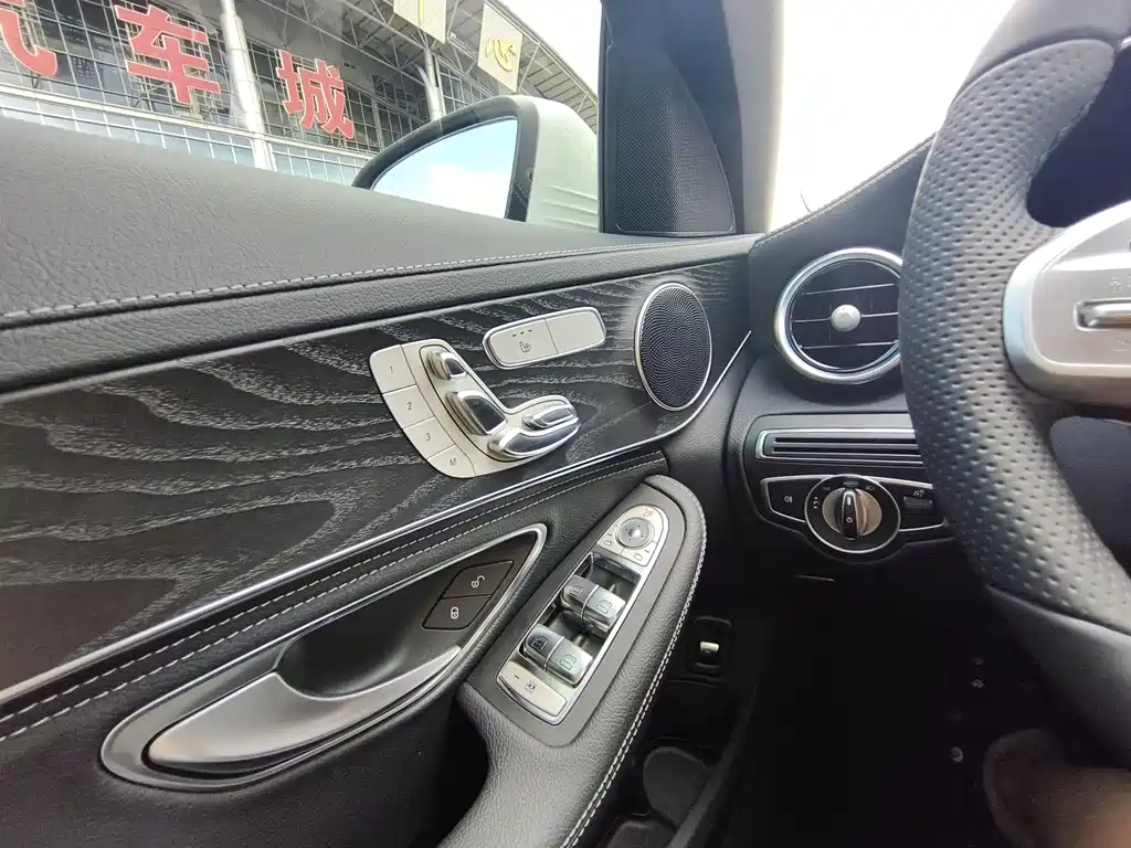 Mercedes-Benz C-Class 2020 — фото 16