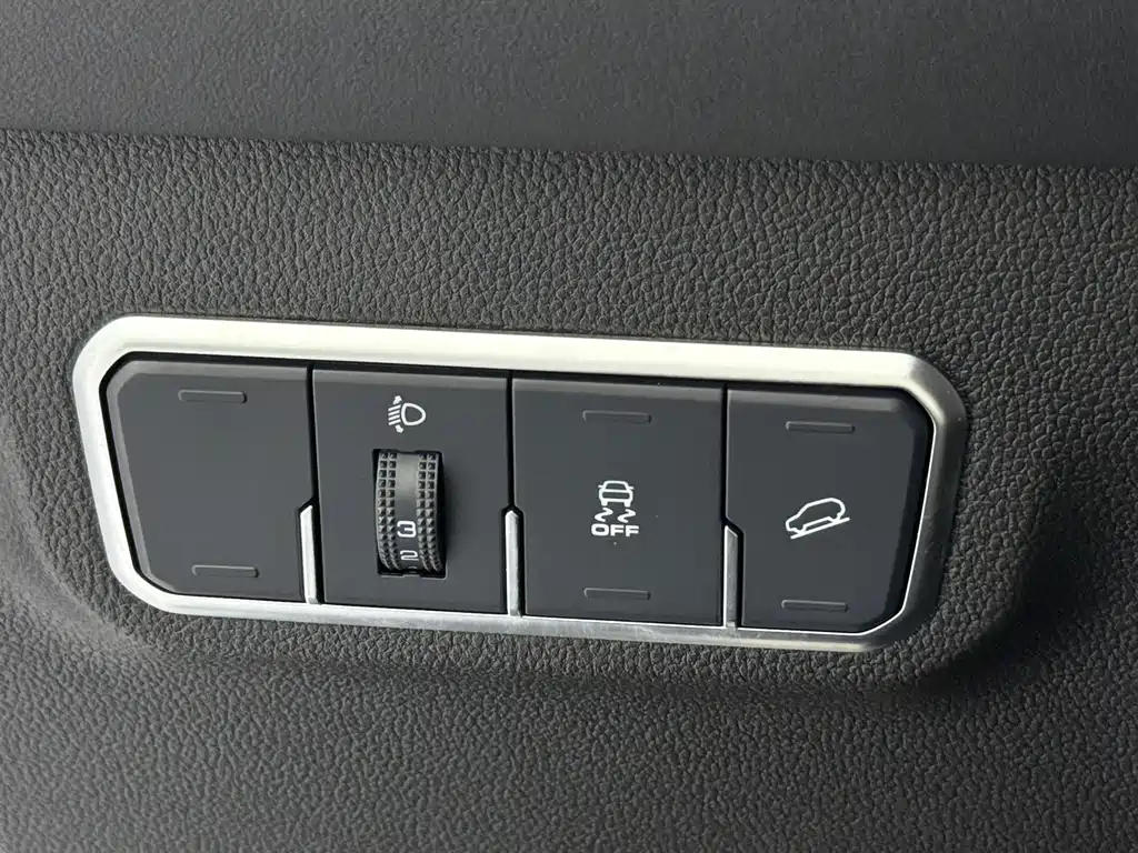 Haval M6 2022 — фото 18