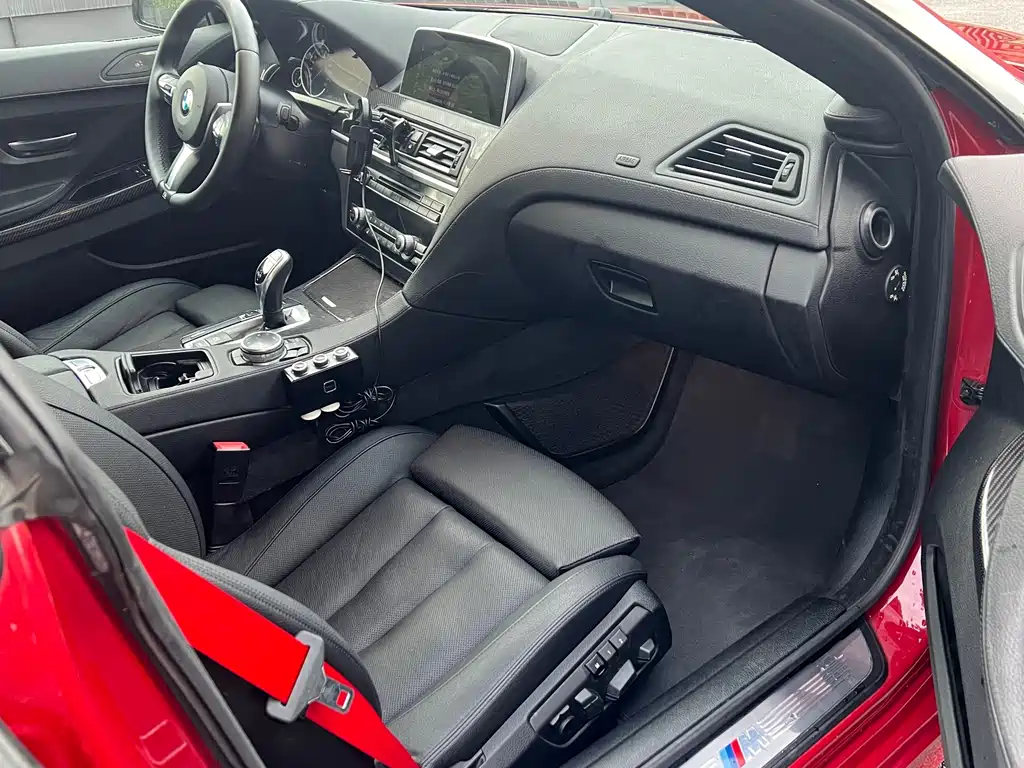 BMW 6 Series 2016 — фото 11