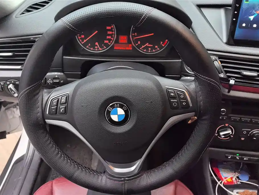 BMW X1 2015 — фото 15