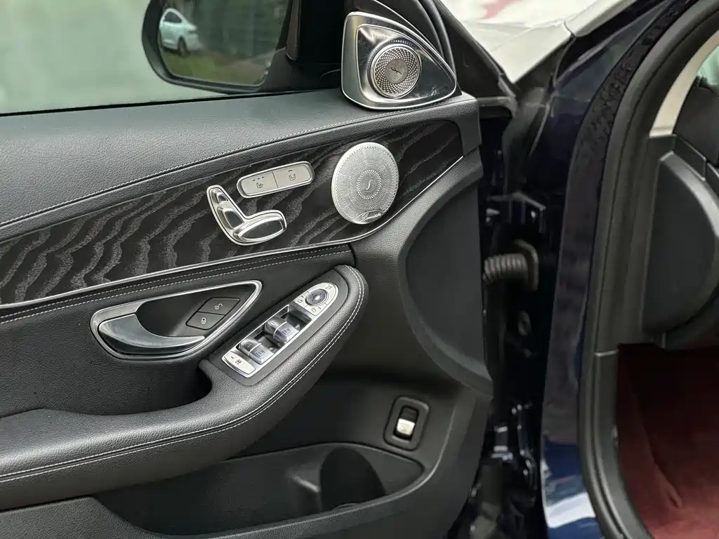 Mercedes-Benz C-Class 2019 — фото 19