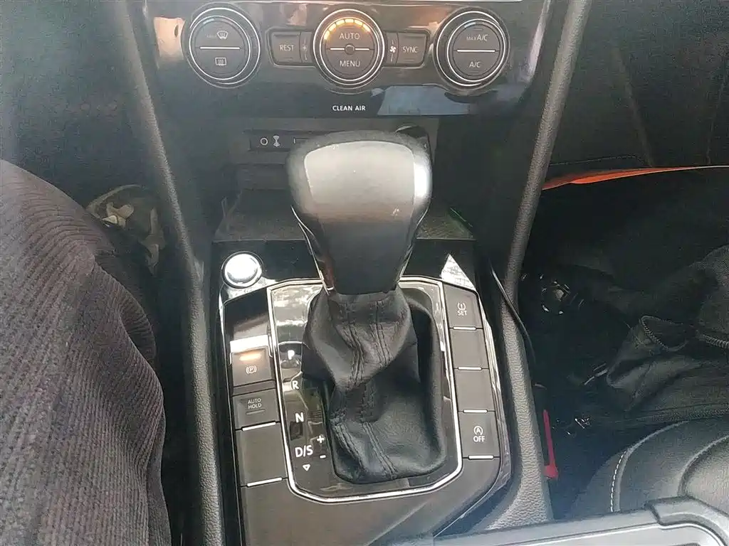 Volkswagen Tiguan L 2018 — фото 14