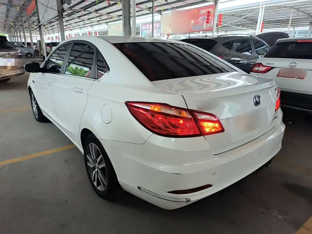 Changan Eado 2016 — фото 5