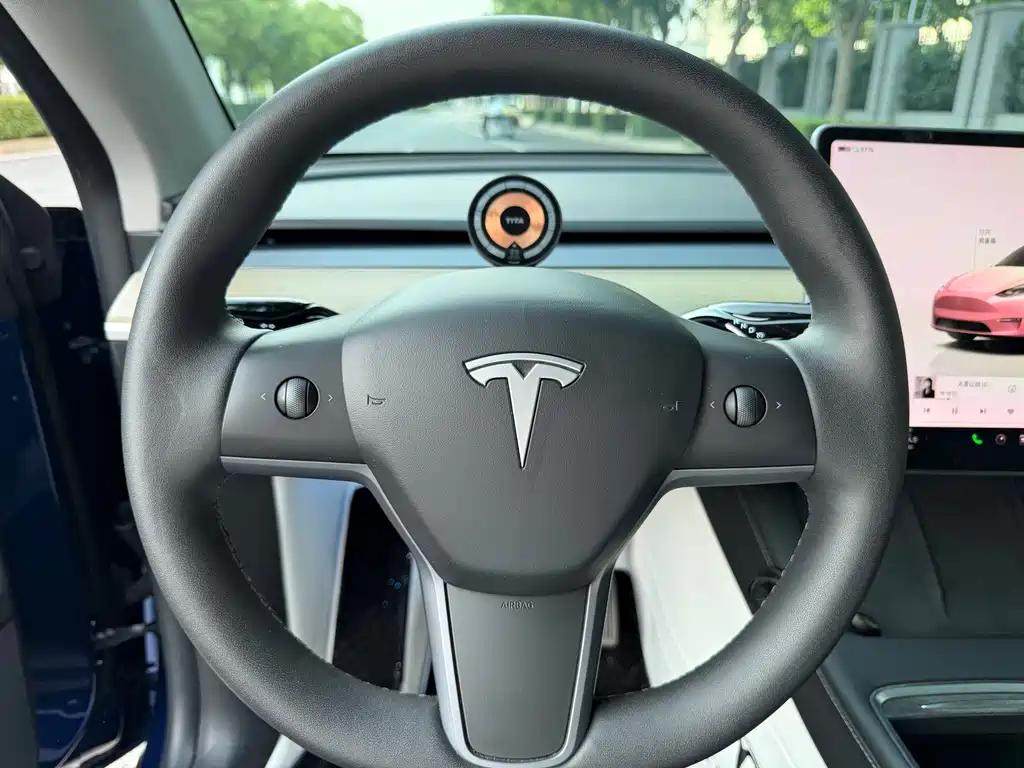 Tesla Model Y 2023 — фото 11