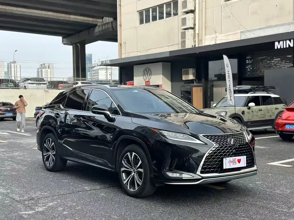 Lexus RX 2021