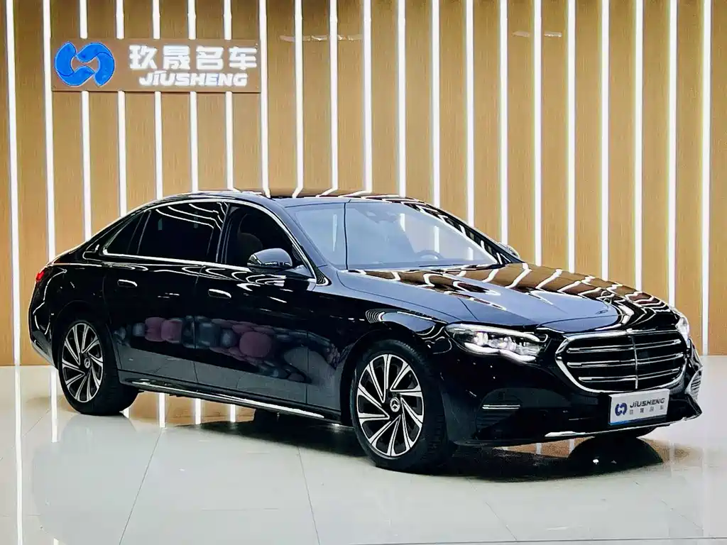 Mercedes-Benz E-Class 2025 — фото 3