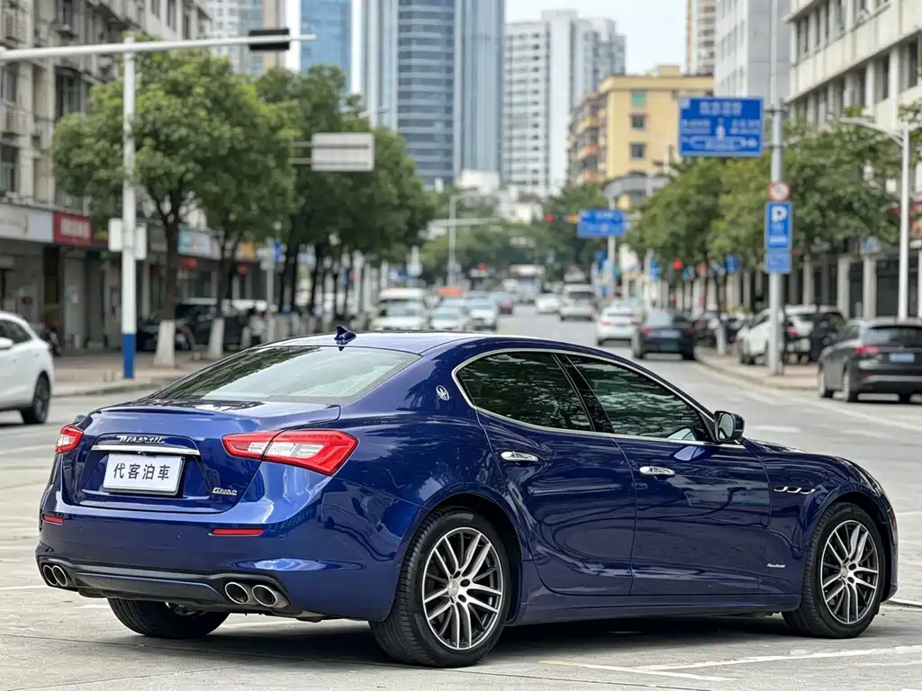 Maserati Ghibli 2019 — фото 9
