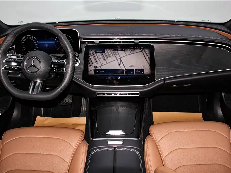 Mercedes-Benz E-Class 2024 — фото 14