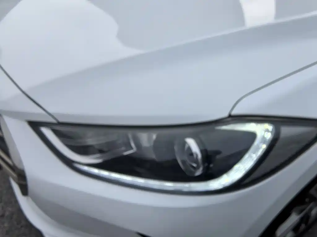 Hyundai Elantra 2019 — фото 21
