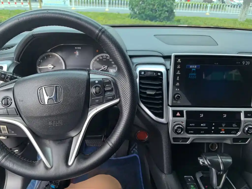 Honda UR-V 2017 — фото 10