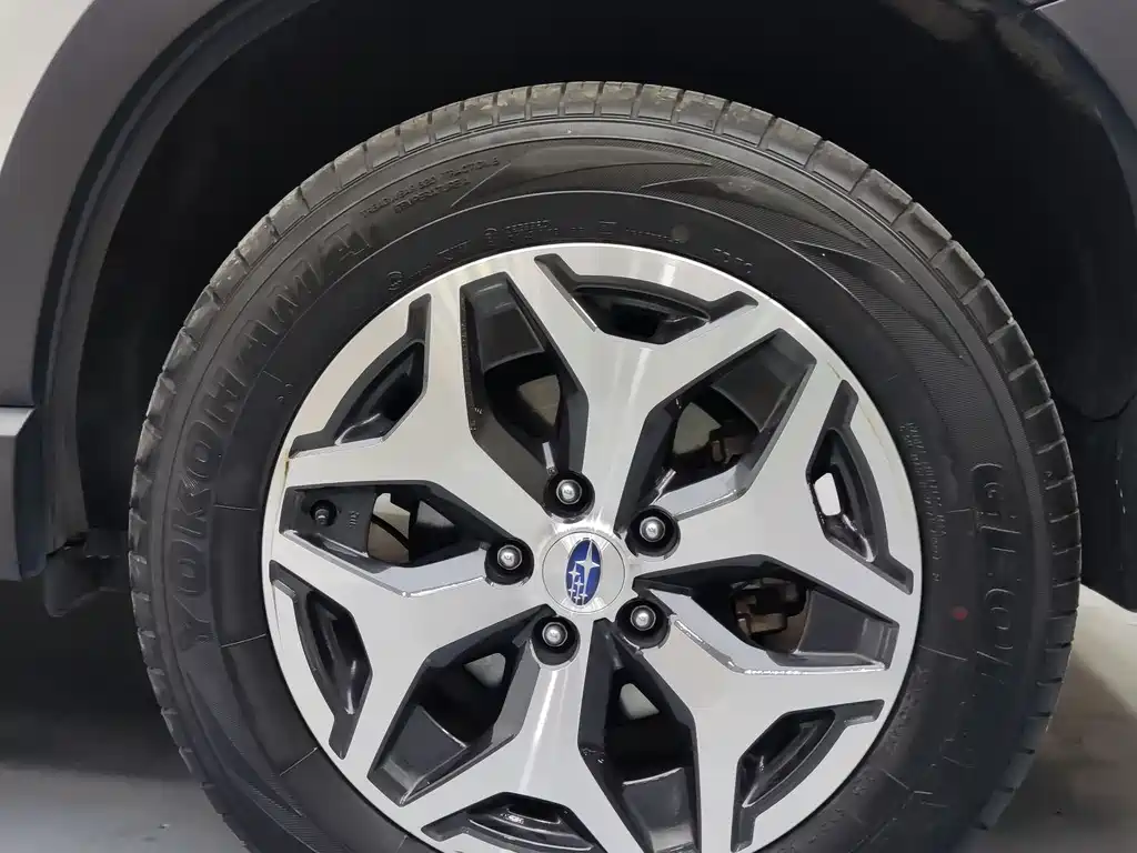 Subaru Forester 2022 — фото 14
