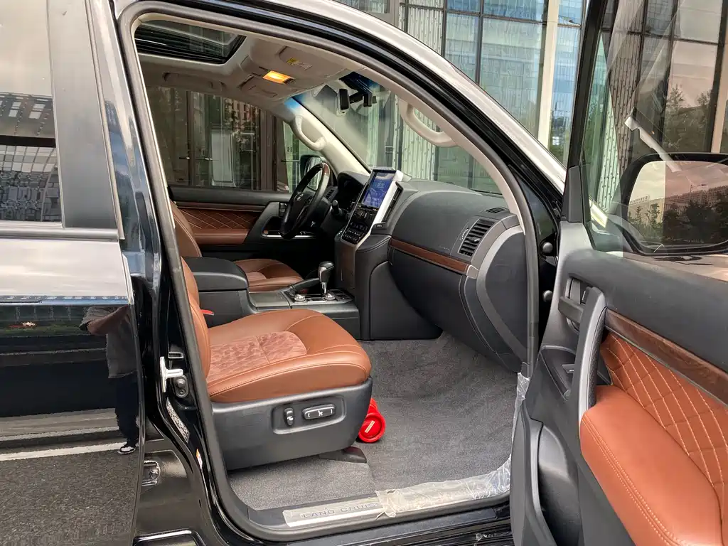 Toyota Land Cruiser 2019 — фото 17