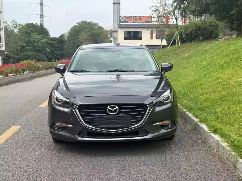 Mazda 3 Axela 2018 — фото 2