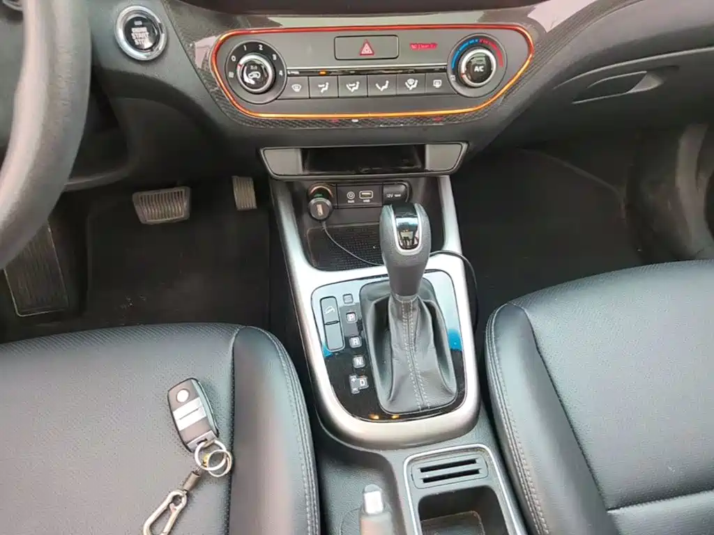 Kia KX3 2016 — фото 14