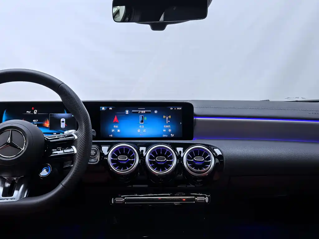 Mercedes-Benz A-Class AMG 2026 — фото 14