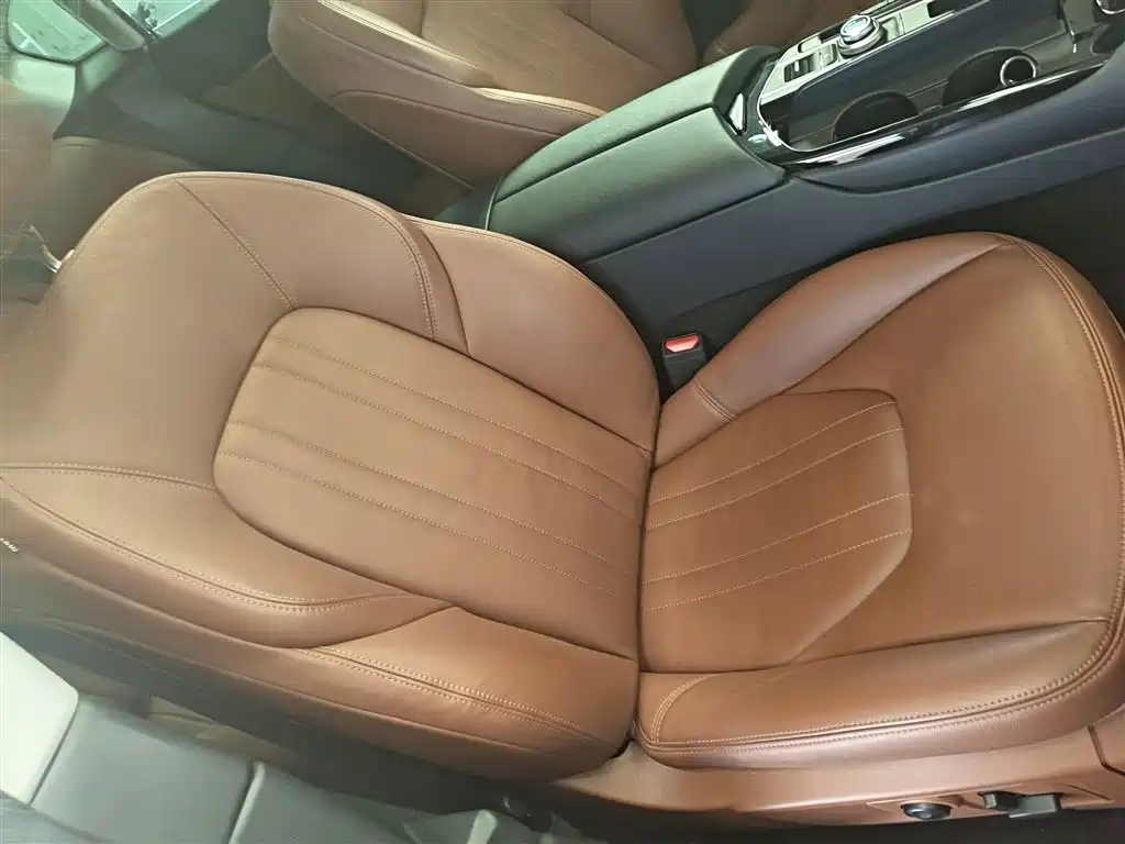Maserati Levante 2018 — фото 20