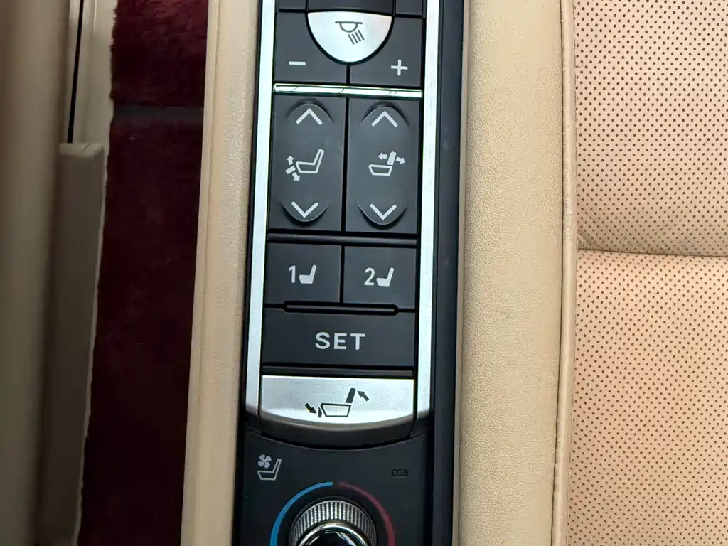 Toyota Alphard 2014 — фото 17