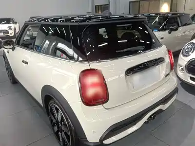 MINI MINI 2023