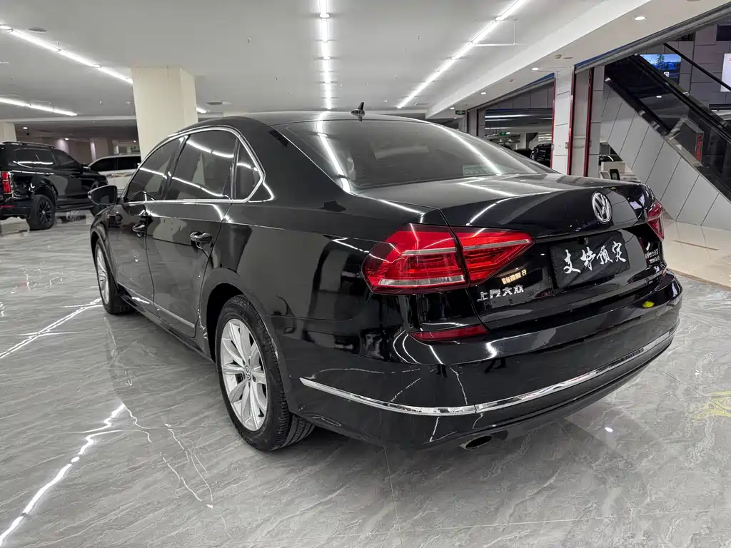 Volkswagen Passat 2018 — фото 6