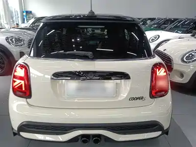 MINI MINI 2023