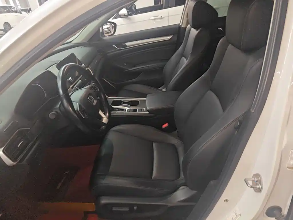 Honda Accord 2020 — фото 15