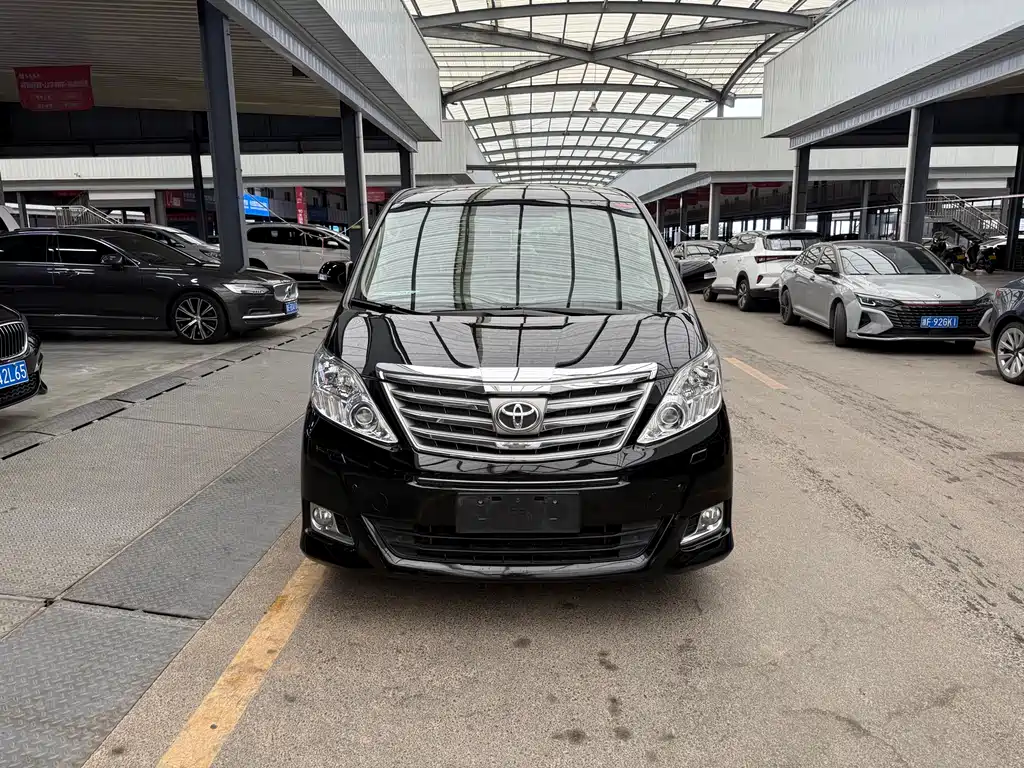 Toyota Alphard 2014