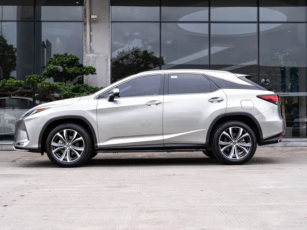 Lexus RX 2022