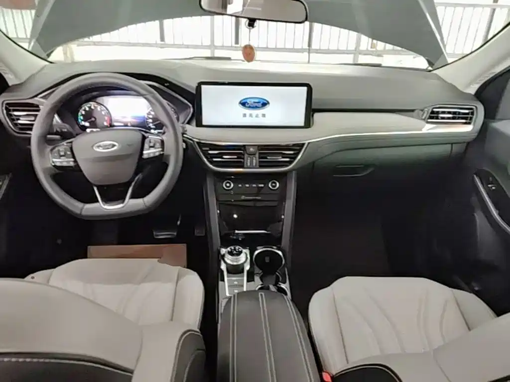 Ford Escape 2022 — фото 10