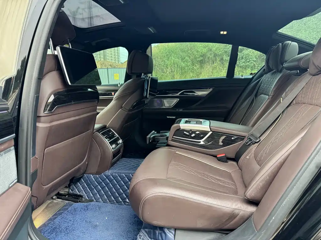 BMW 7 Series 2018 — фото 4