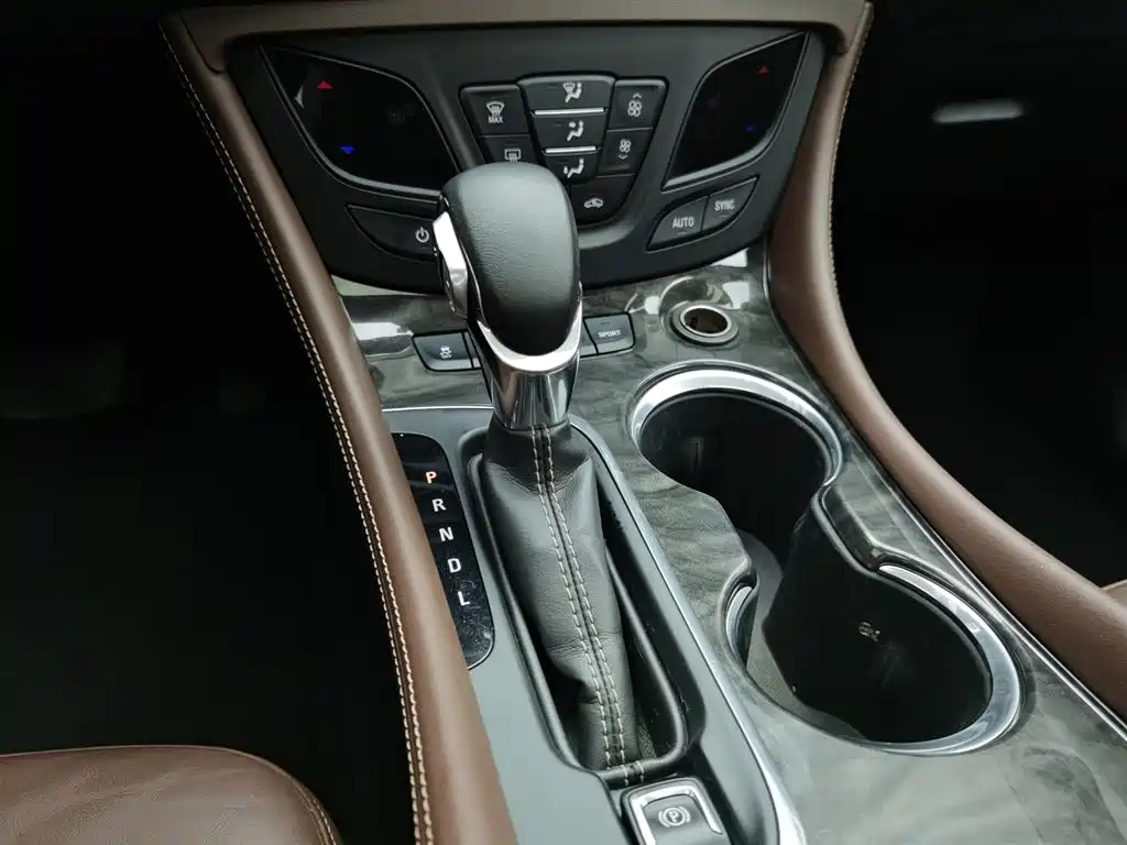 Buick Envision Plus 2016 — фото 13