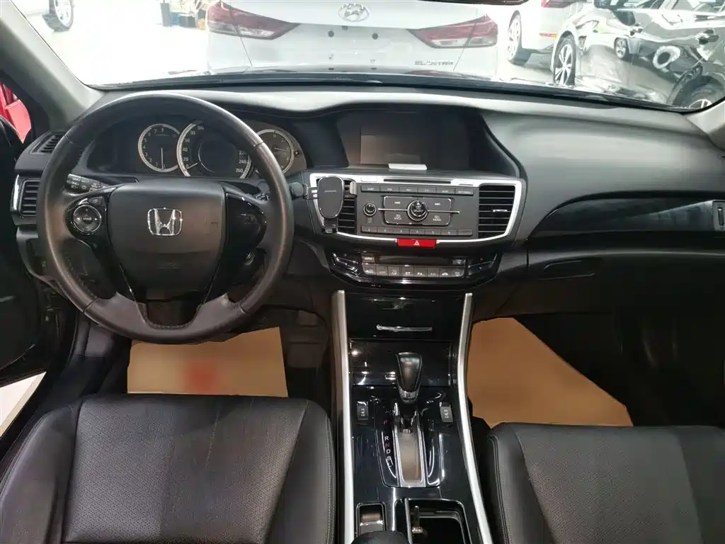 Honda Accord 2017 — фото 6