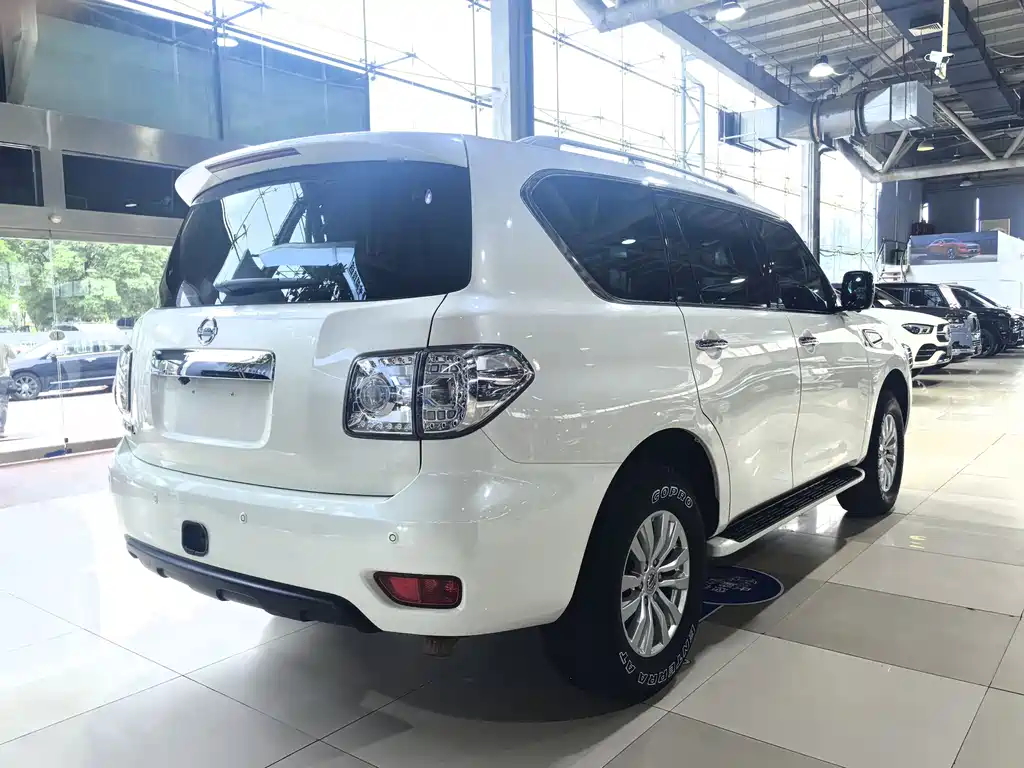 Nissan Patrol 2018 — фото 17