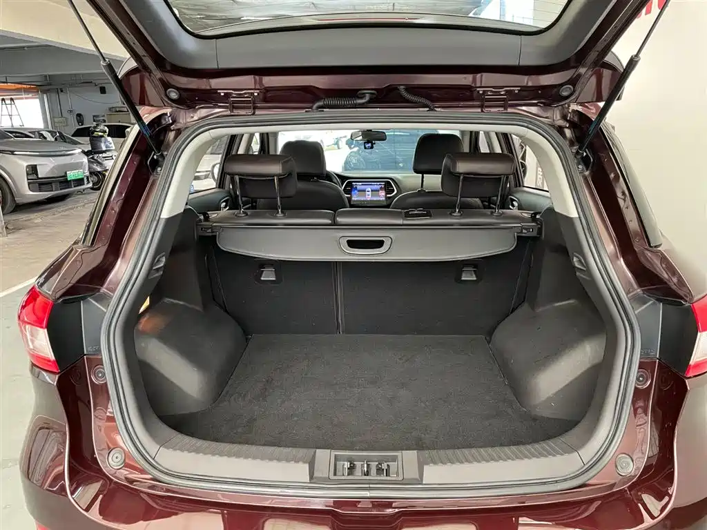 GAC Motor Trumpchi GS4 2017 — фото 15